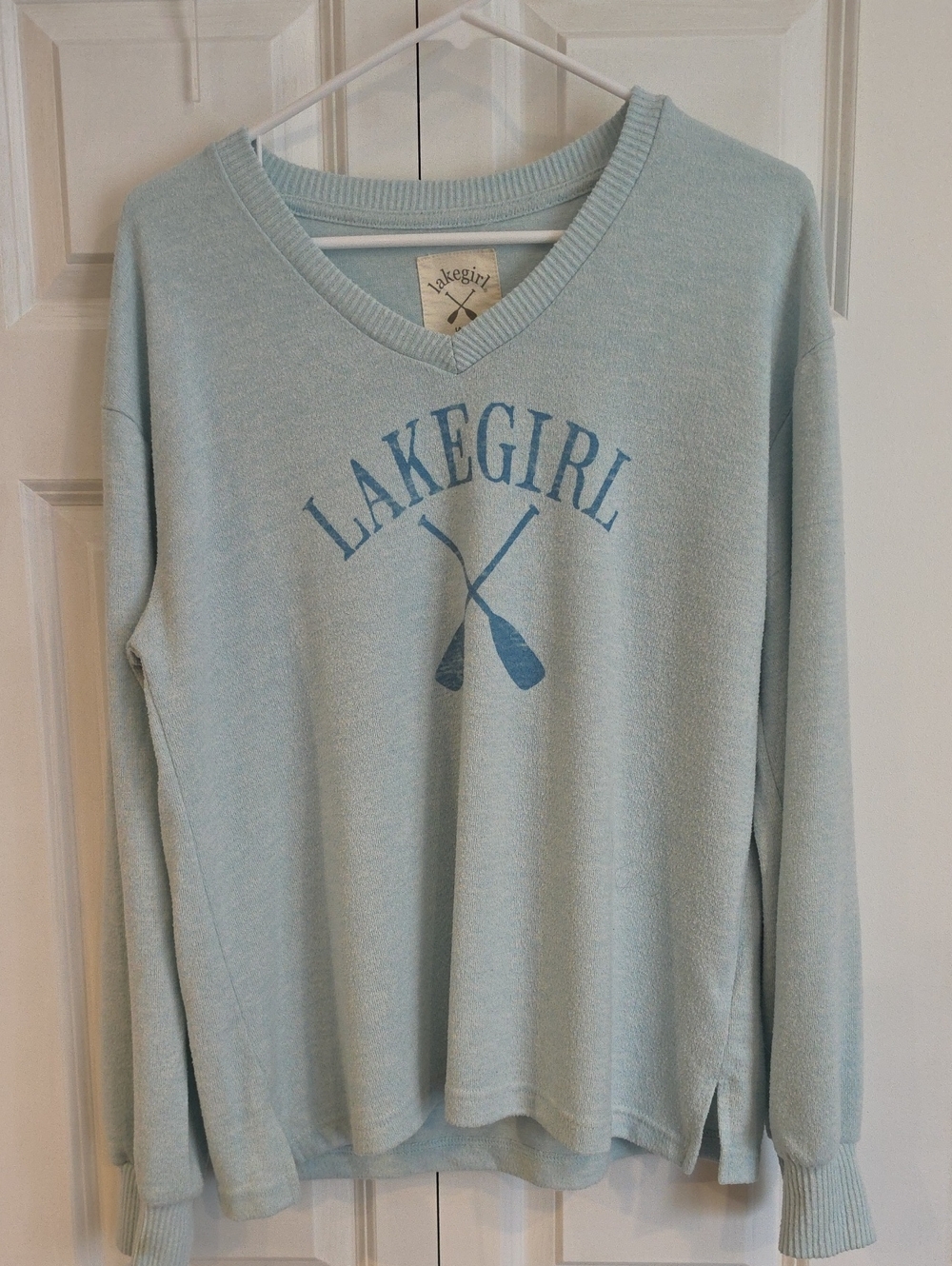 LakeGirl Women's Light Blue V-Neck Pullover Sweater